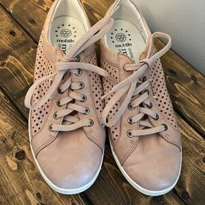 Mobils genuine leather shoes 8